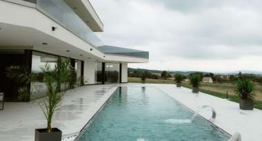 Přelivové bazény: Luxusní vzhled a maximální relax