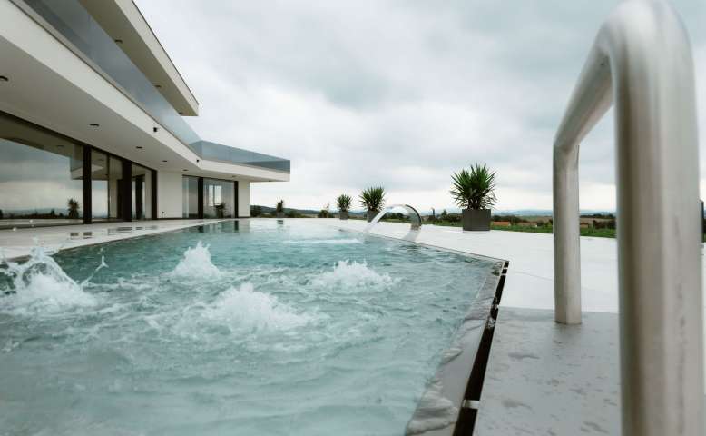 Nerezové bazény: Proč se stávají top volbou