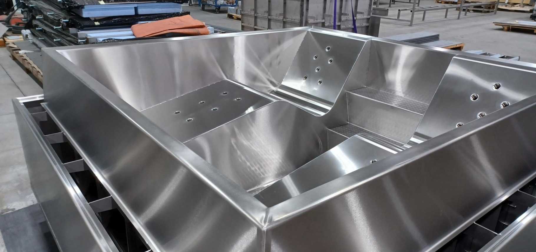 Vířivka s infinity přelivem